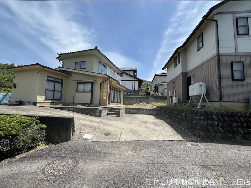 坂城町坂城　中古戸建 現地写真（前面道路含む現地写真）