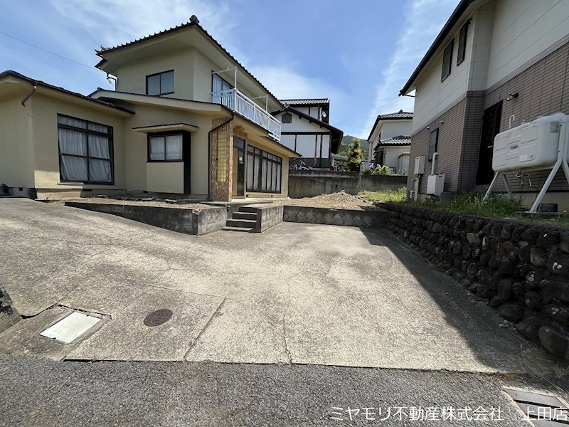 坂城町坂城　中古戸建 現地写真（駐車場）