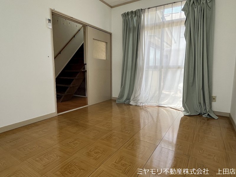 坂城町坂城　中古戸建 内観写真（リビング以外の居室）