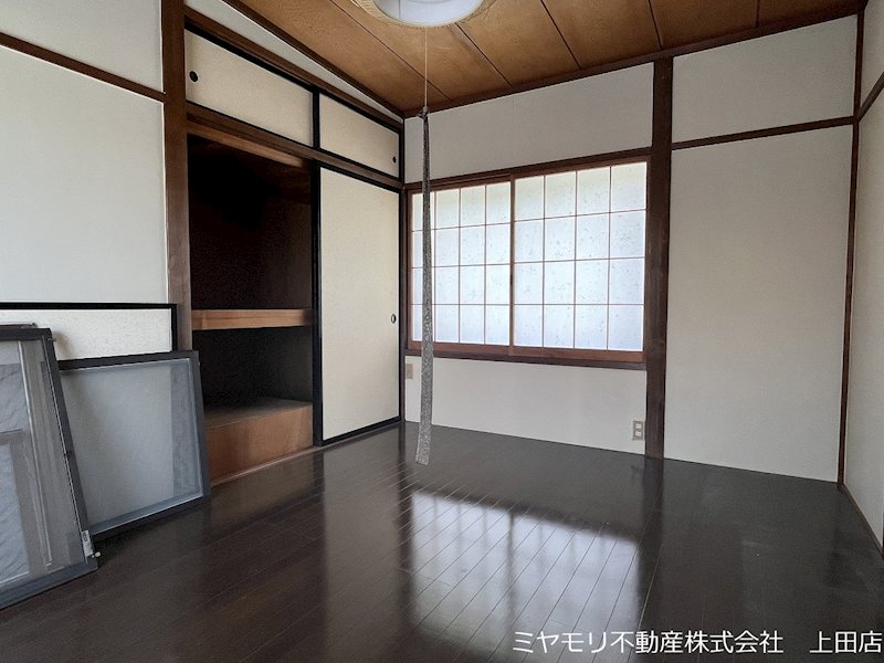 坂城町坂城　中古戸建 内観写真（リビング以外の居室）