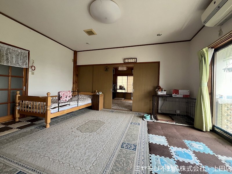 東御市鞍掛　中古戸建 内観写真（リビング）