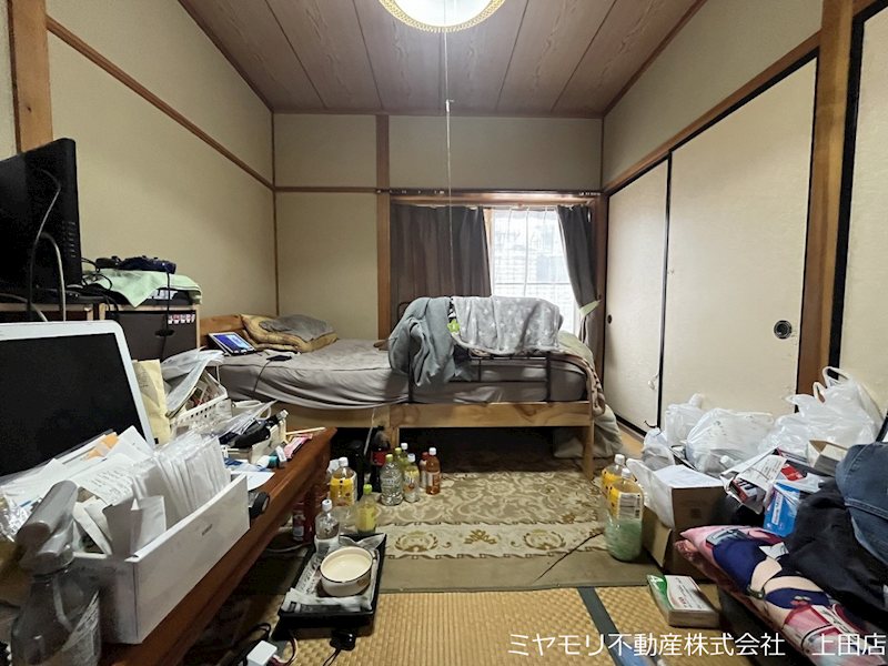 東御市鞍掛　中古戸建 内観写真（リビング以外の居室）