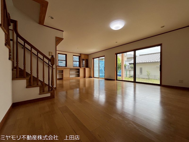 上田市真田町本原　中古戸建 内観写真（リビング）