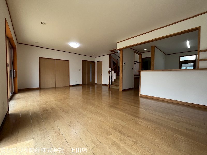 上田市真田町本原　中古戸建 内観写真（リビング）
