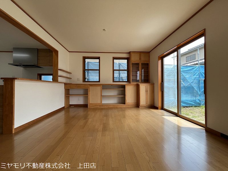 上田市真田町本原　中古戸建 内観写真（リビング）