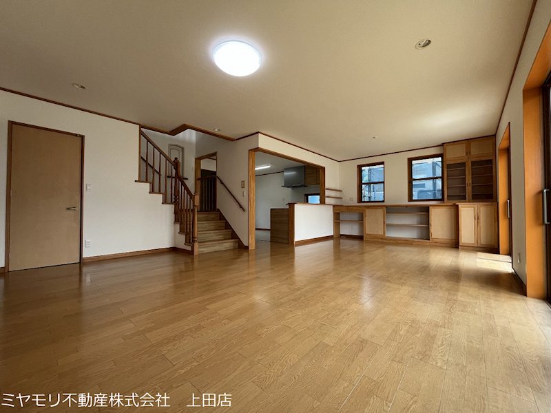 上田市真田町本原　中古戸建 内観写真（リビング）
