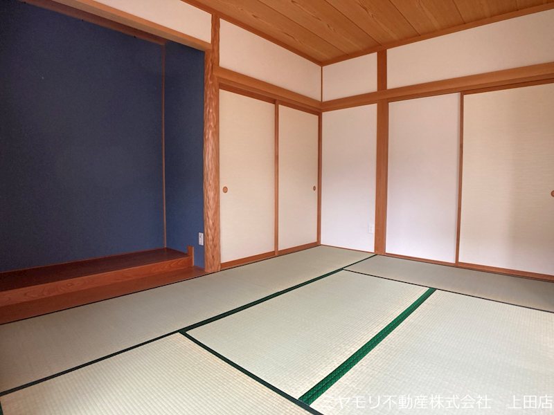 上田市真田町本原　中古戸建 内観写真（リビング以外の居室）