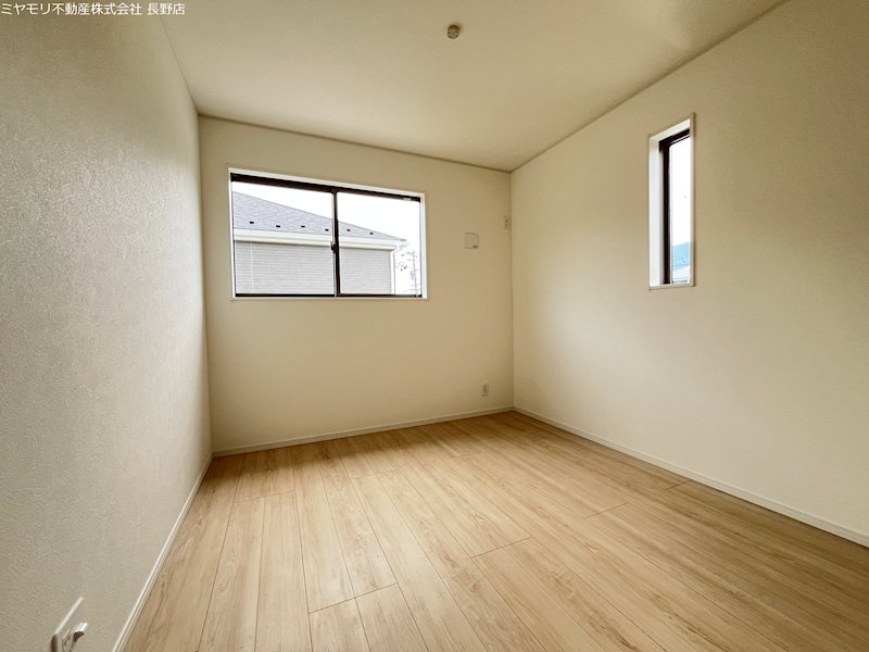 長野県千曲市内川 内観写真（リビング以外の居室）