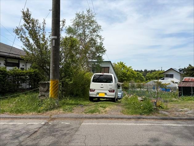 小諸市己　中古戸建 現地写真（駐車場）
