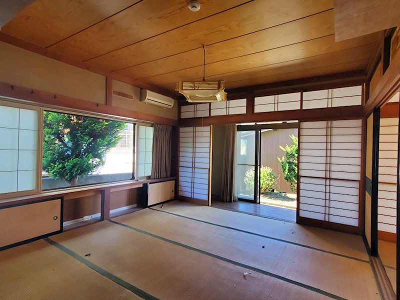 小諸市東雲　中古戸建 内観写真（リビング以外の居室）