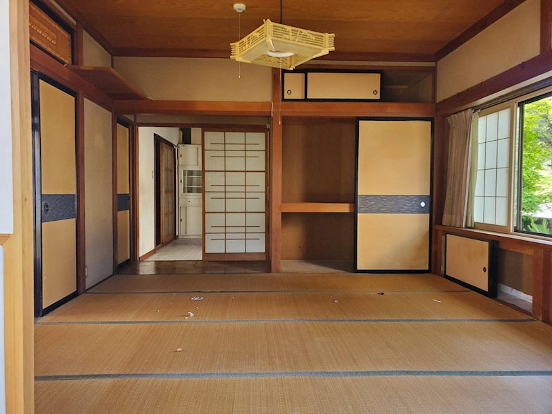 小諸市東雲　中古戸建 内観写真（リビング以外の居室）