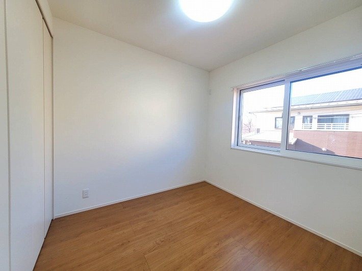御代田町馬瀬口　中古戸建 内観写真（リビング以外の居室）