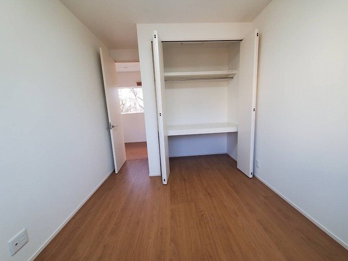 御代田町馬瀬口　中古戸建 内観写真（リビング以外の居室）