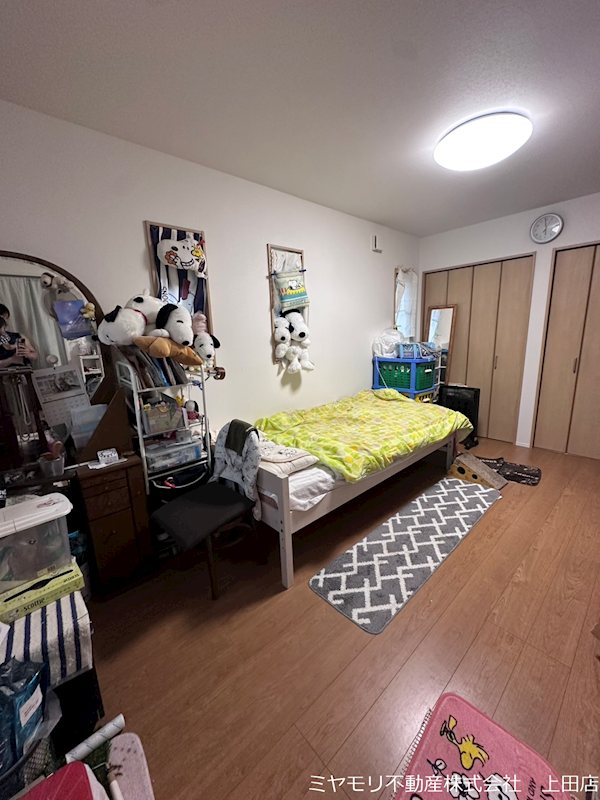 【商談中】坂城町上五明　中古戸建 内観写真（リビング以外の居室）