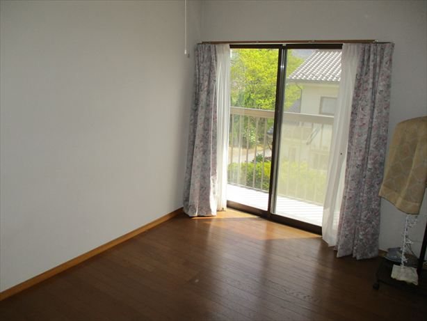 御代田町草越　中古戸建 内観写真（リビング以外の居室）