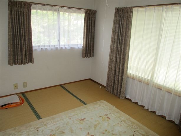 御代田町草越　中古戸建 内観写真（リビング以外の居室）