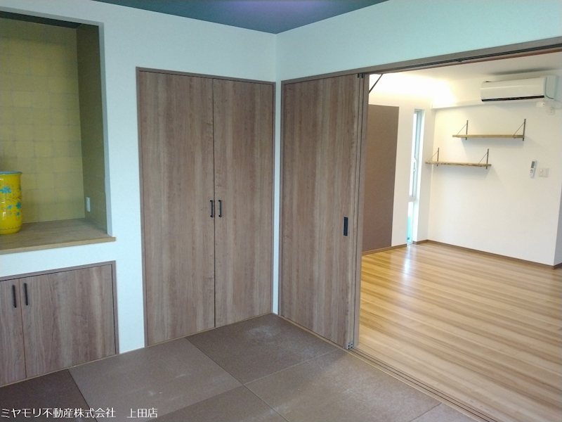 上田市上田　中古戸建 内観写真（リビング以外の居室）