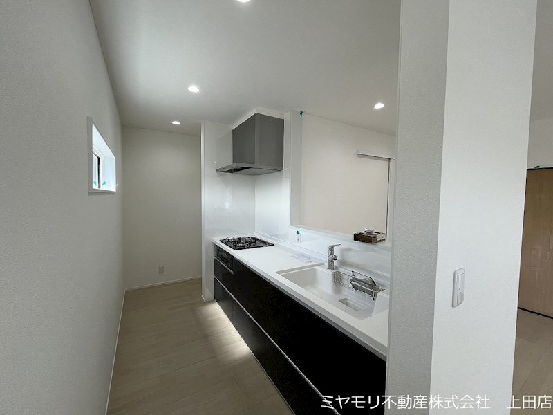 上田市上野　中古戸建 内観写真（キッチン）