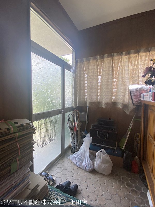 上田市上田原　中古戸建 現地写真（玄関）