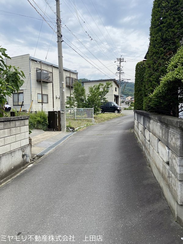 上田市上田原　中古戸建 現地写真（前面道路含む現地写真）