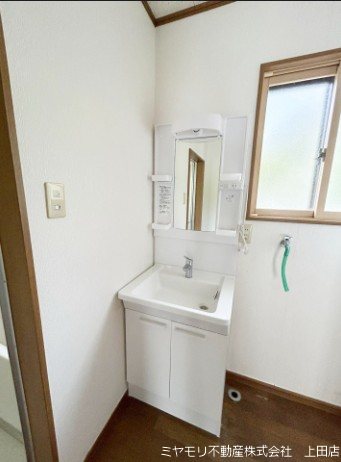 青木村田沢　中古戸建 内観写真（洗面台・洗面所）