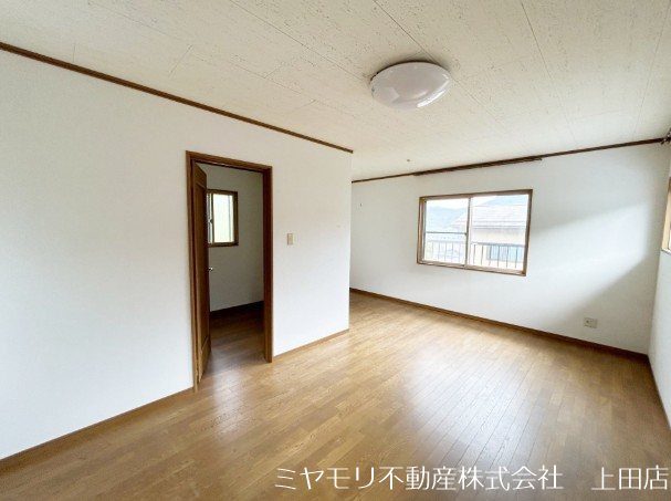 青木村田沢　中古戸建 内観写真（リビング以外の居室）