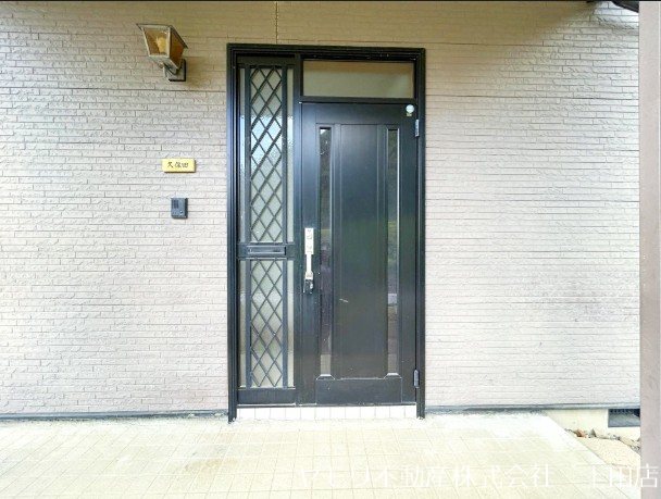 青木村田沢　中古戸建 現地写真（玄関）
