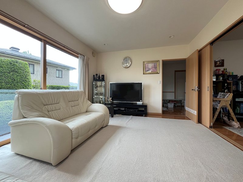 上田市上田　中古戸建 内観写真（リビング）