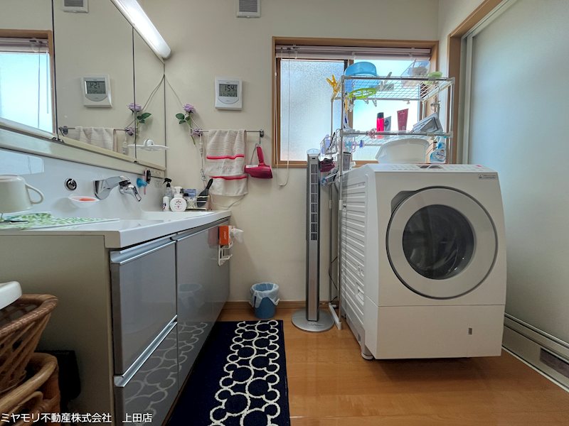 上田市上田　中古戸建 内観写真（洗面台・洗面所）