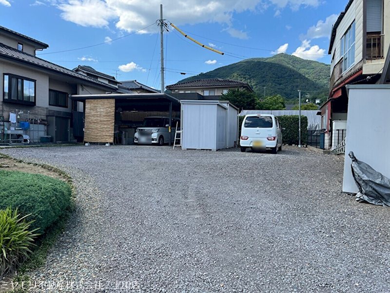 上田市上田　中古戸建 現地写真（駐車場）
