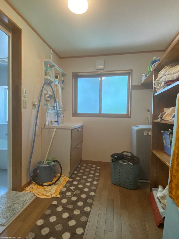 東御市布下　中古戸建 内観写真（洗面台・洗面所）