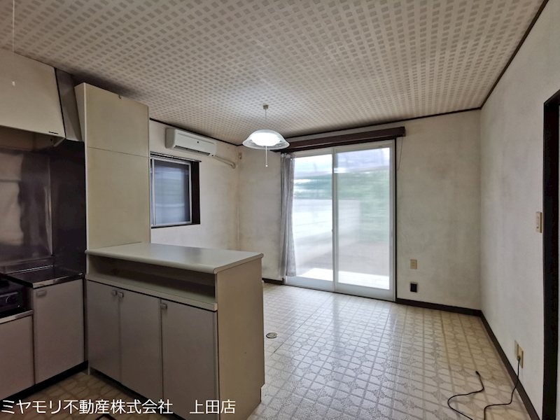 上田市上田　中古戸建 内観写真（リビング）