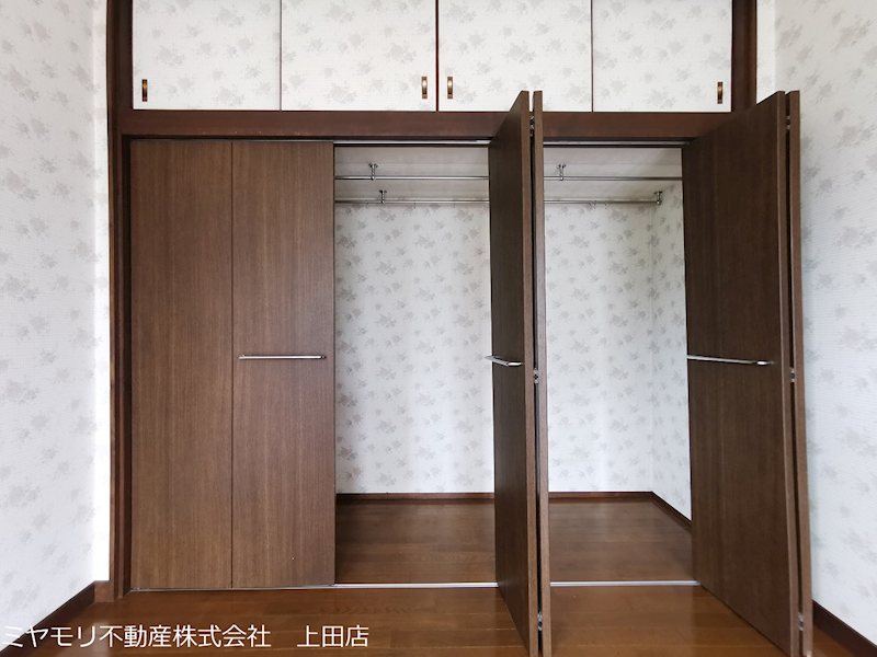 上田市上田　中古戸建 内観写真（収納）