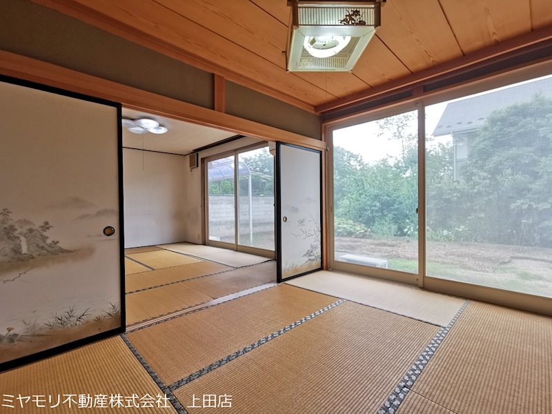 上田市上田　中古戸建 内観写真（リビング以外の居室）
