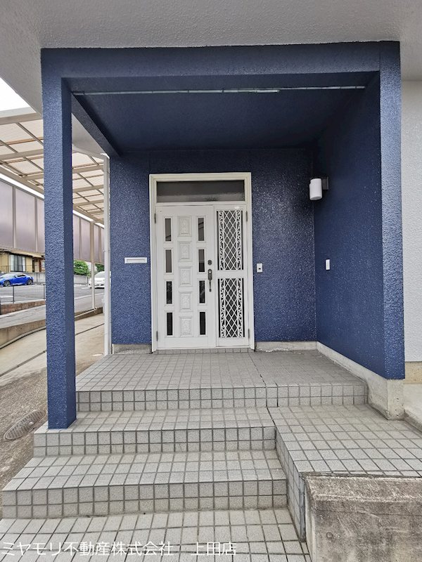 上田市上田　中古戸建 現地写真（玄関）