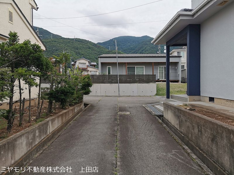 上田市上田　中古戸建 現地写真（前面道路含む現地写真）