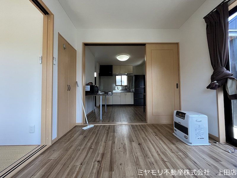 東御市下之城　中古戸建 内観写真（リビング）