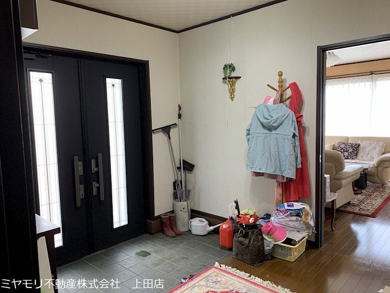 上田市常入　戸建 現地写真（玄関）