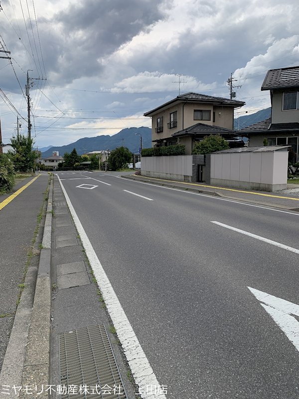 上田市常入　戸建 現地写真（前面道路含む現地写真）