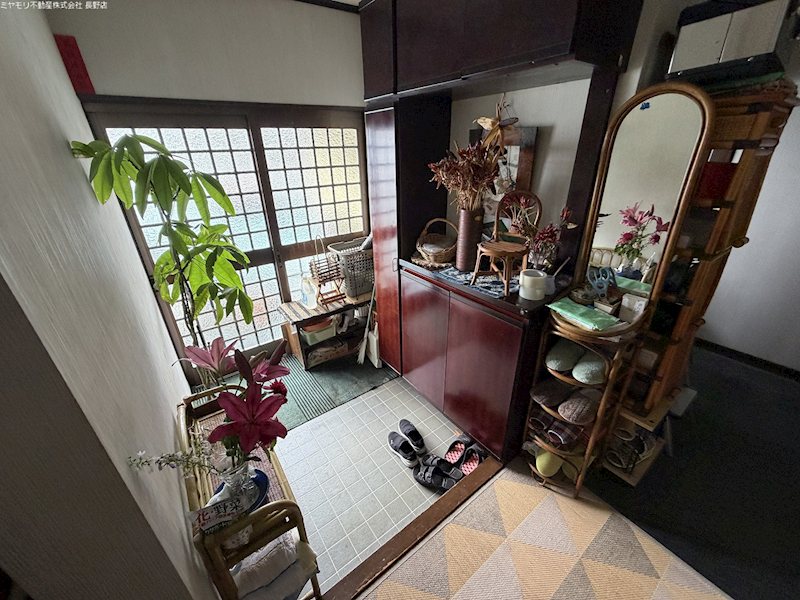 長野県中野市中野 現地写真（玄関）