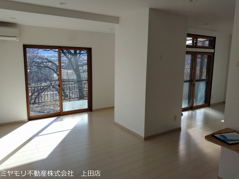 上田市生田　中古戸建 内観写真（リビング）