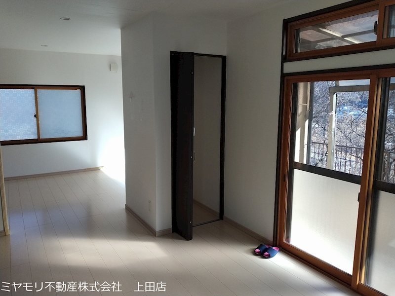 上田市生田　中古戸建 内観写真（リビング）