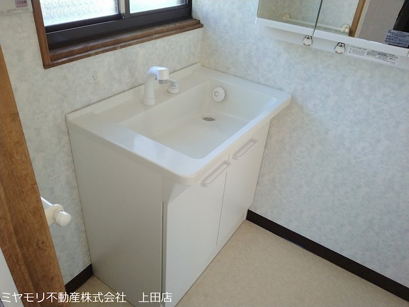 上田市生田　中古戸建 内観写真（洗面台・洗面所）
