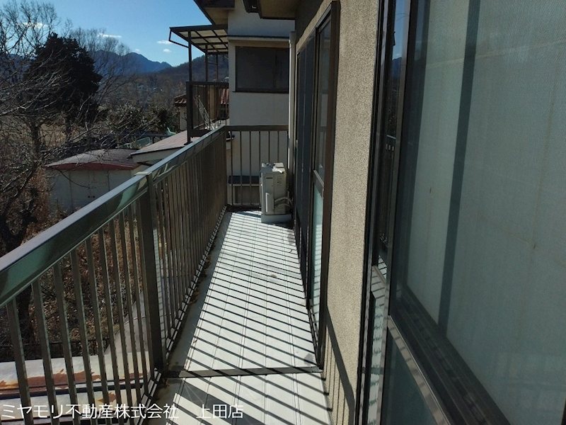 上田市生田　中古戸建 現地写真（バルコニー）