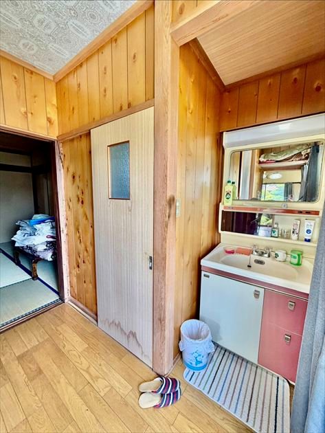 佐久市大沢　中古戸建 内観写真（洗面台・洗面所）