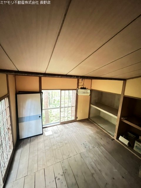 長野県上水内郡信濃町富濃 内観写真（リビング）