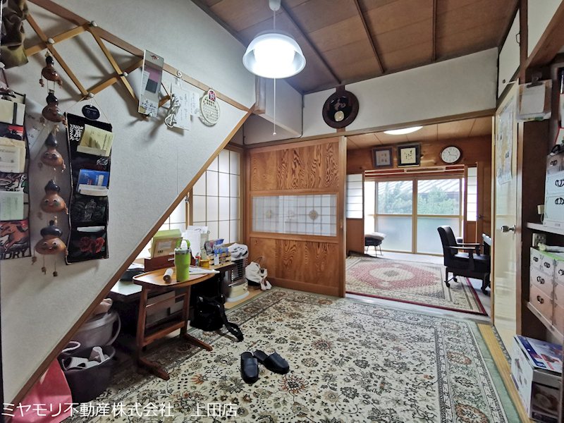 上田市上田　中古戸建 内観写真（リビング以外の居室）