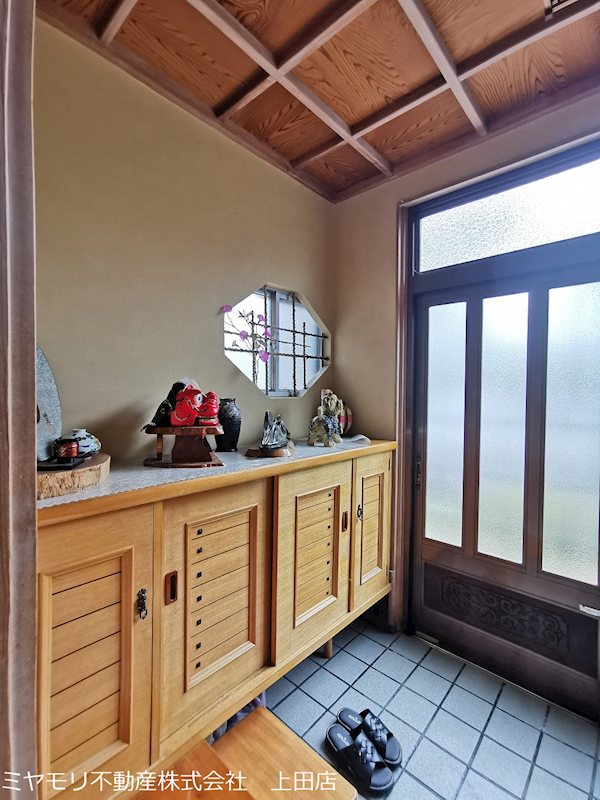 上田市上田　中古戸建 現地写真（玄関）