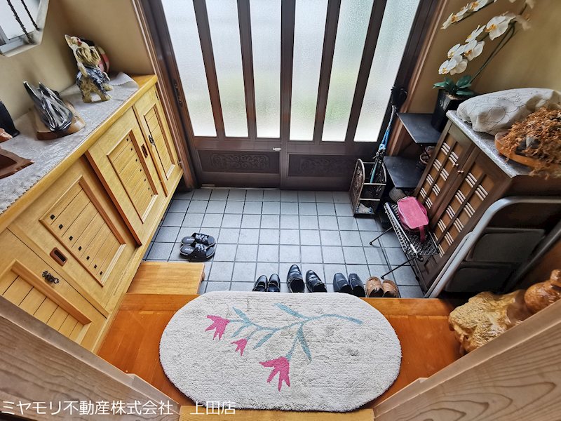 上田市上田　中古戸建 現地写真（玄関）