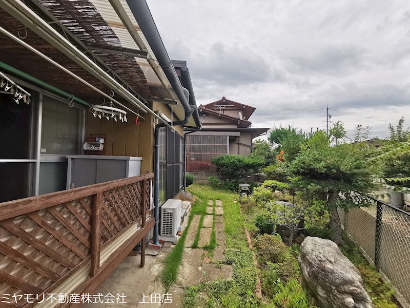 上田市上田　中古戸建 現地写真（庭）